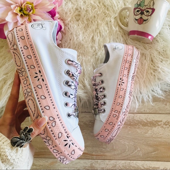 NWT Converse X Miley Cyrus Chuck Taylor All Star. - Picture 2 of 8